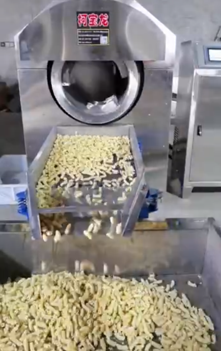 现炒的薯条出锅了
